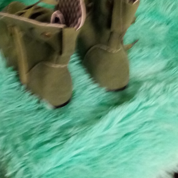 Booties - Picture 4 of 5